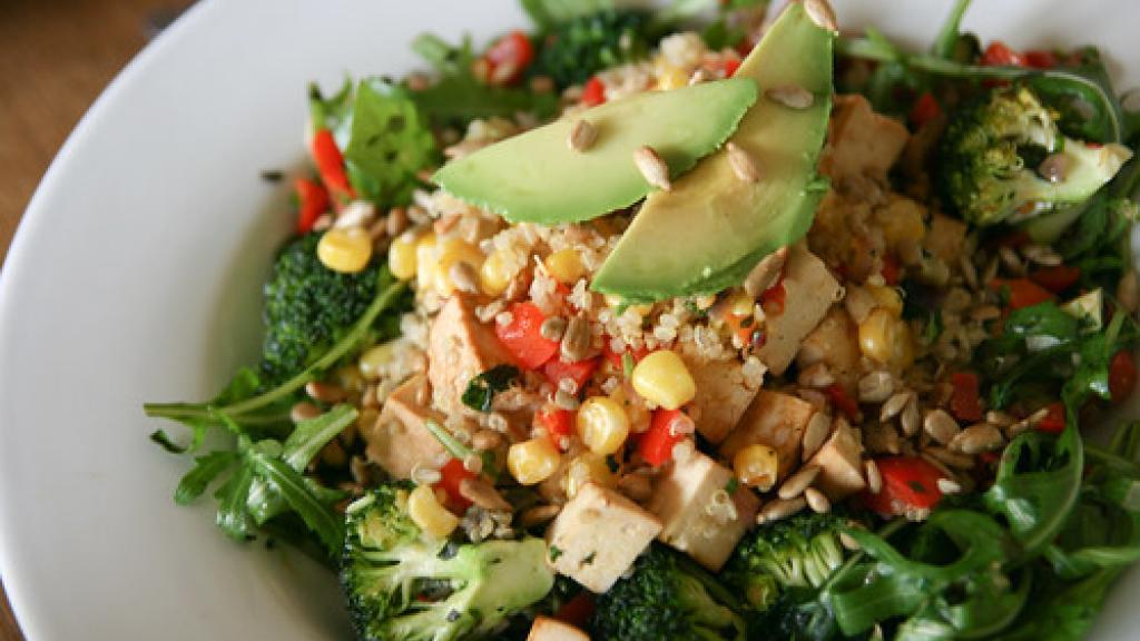 Ensalada de Quinoa y Tofu